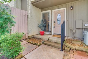 Apartment (2 Bedrooms) | Interior - Unit w/ Patio & Resort Perks! Walk to Lake Conroe (Montgomery)
