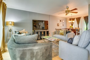 Apartment (2 Bedrooms) | Interior - Unit w/ Patio & Resort Perks! Walk to Lake Conroe (Montgomery)