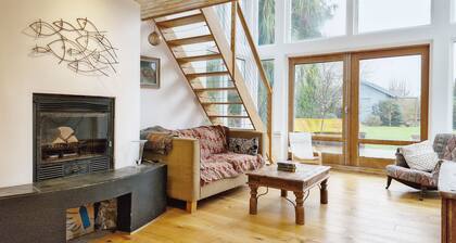 Sleeps 8 guests in 4 bedrooms