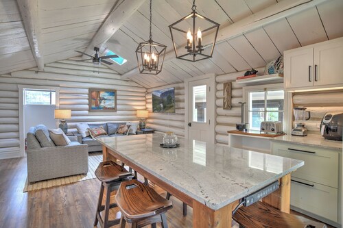 New Listing! Luxury Mtn Cottage | River and Mtn Views | Expansive Deck