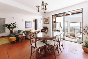 Unclassified image, 2 of 33, button - Casa Rio • Wide Estuary Views • Walk To Lisbon Ferry • Free Parking (Almada)