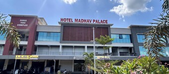 Hotel Madhav Palace