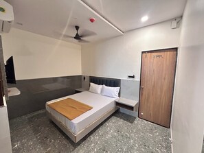 Deluxe Double Room, City View