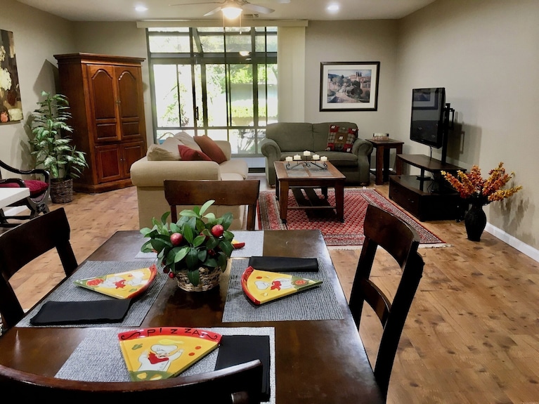 2br Condo Among Redwoods - 31-day Min - Sacramento, CA