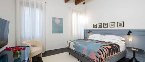 3 Schlafzimmer, Schreibtisch, Bügeleisen/Bügelbrett, Reisekinderbett