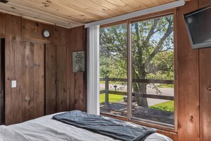 Duplex, 1 Bedroom | 1 bedroom, laptop workspace, iron/ironing board, free WiFi - City Explorer Basecamp Buffalo 1 Bedroom Duplex (Buffalo)