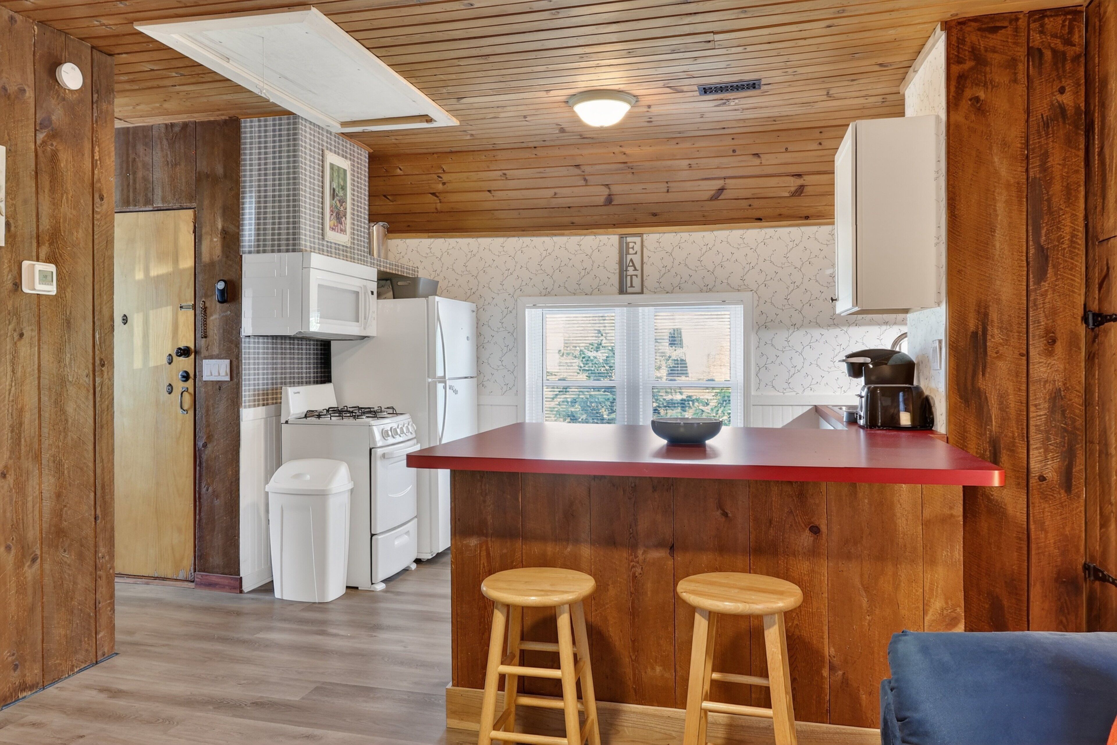 Apartment, 1 Bedroom | Private kitchen | Fridge, oven, coffee/tea maker, toaster
