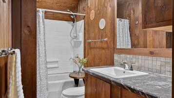 Duplex, 1 Bedroom | Bathroom