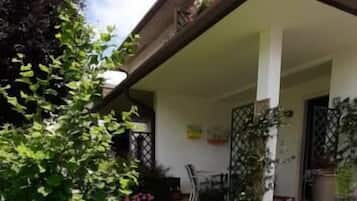 Basic Double or Twin Room, Balcony, Mountain View | Property grounds