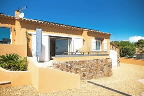 Exterior - Marvelous apartment with sea view and in walking distance to the beach (Roquebrune-sur-Argens)