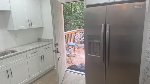 Cozy 1-BR/BA cottage in beautiful Stonecrest near I-20 & I-285, Arabia Mountain