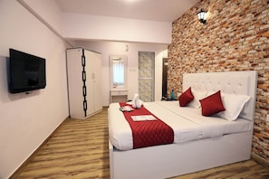 Laptop workspace, free WiFi - Gagal Home - Apartments Suite (Mumbai)