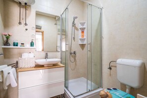 Apartment | Badezimmer | Dusche