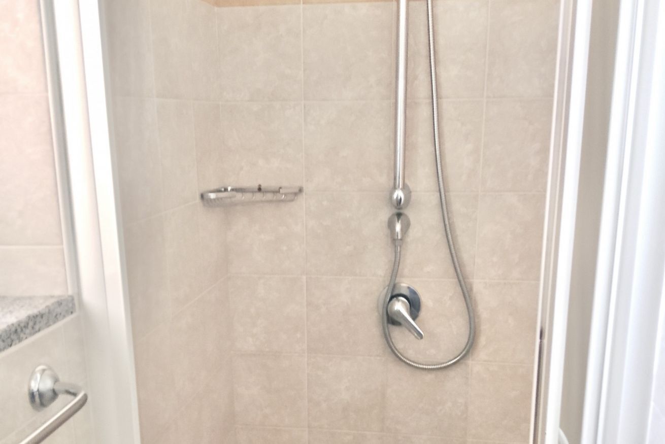 Doccia, bidet, asciugamani