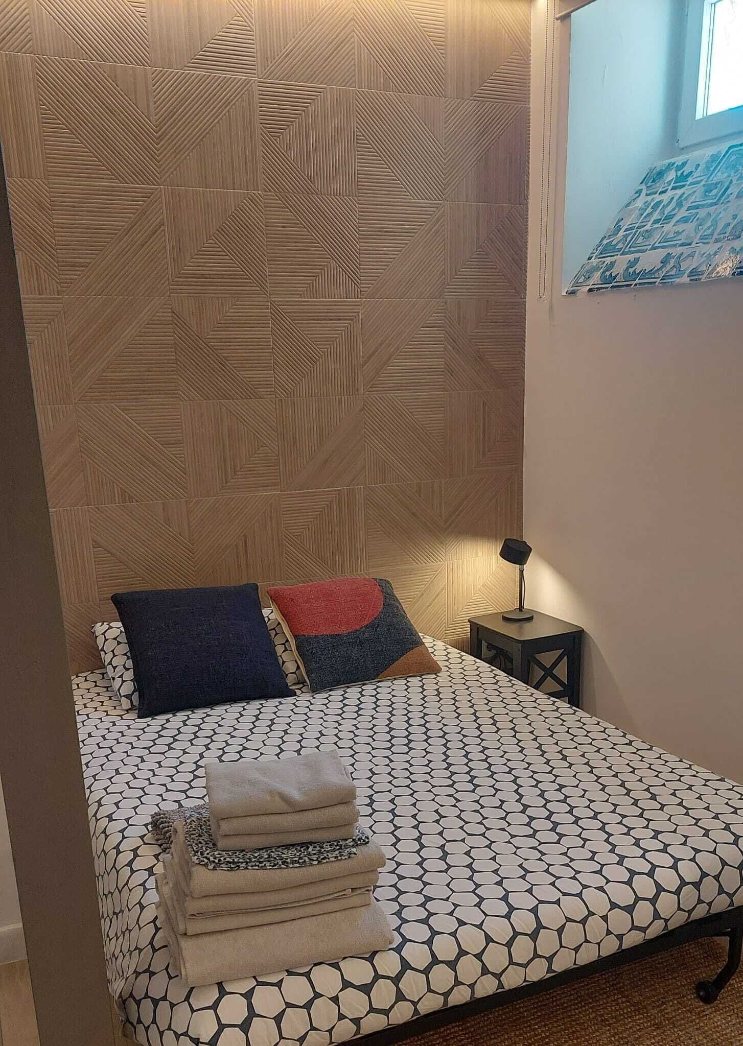 1 chambre, fer et planche à repasser, Wi-Fi, draps fournis