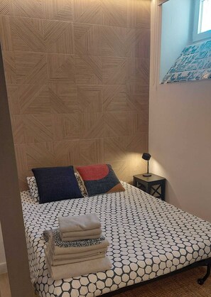 Room - Vrbo Property (Lisboa)