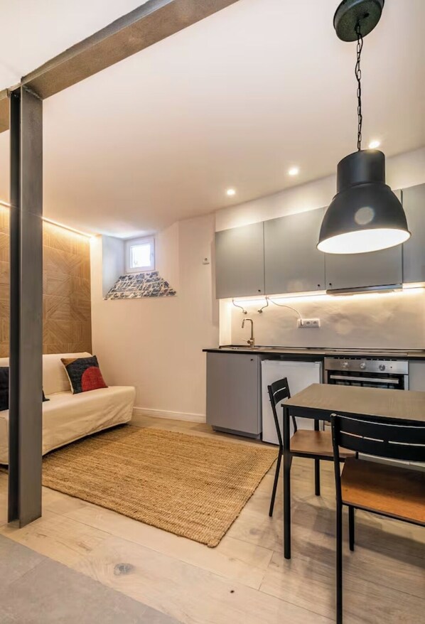 Interior - Vrbo Property (Lisboa)