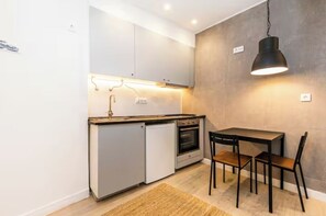 Private kitchen - Vrbo Property (Lisboa)