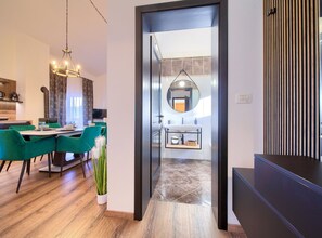 Apartment | Dining - Two Bedroom Apartment With Terrace and Sea View (Krk)