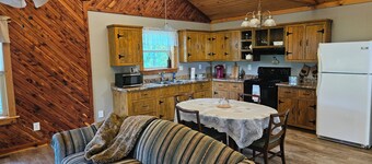 Secluded Private Beautiful Cabin in Mill Spring MO