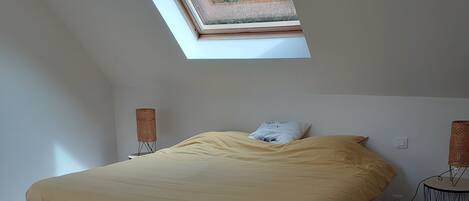3 habitaciones y ropa de cama