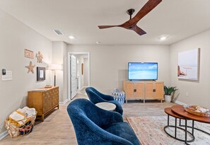 Smart TV - Two Nearby Homes Near Gulf Shores & Orange Beach (Foley)