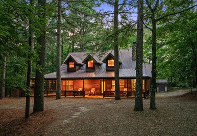 Southern Beaver | Hot Tub, Playset, Forest Views