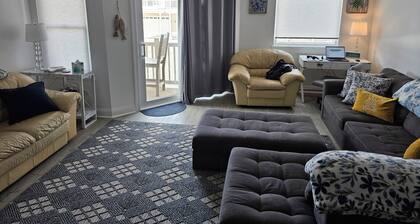 Steps to the Beach, 2-bedroom/2-bathroom Condo in North Wildwood