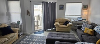 Steps to the Beach, 2-bedroom/2-bathroom Condo in North Wildwood