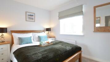2 bedrooms, individually decorated, individually furnished, free WiFi