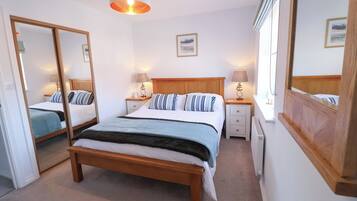 Cottage | 2 bedrooms, free WiFi, individually decorated, individually furnished