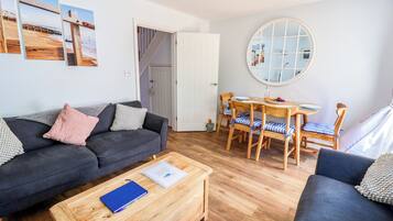 Cottage | Living area
