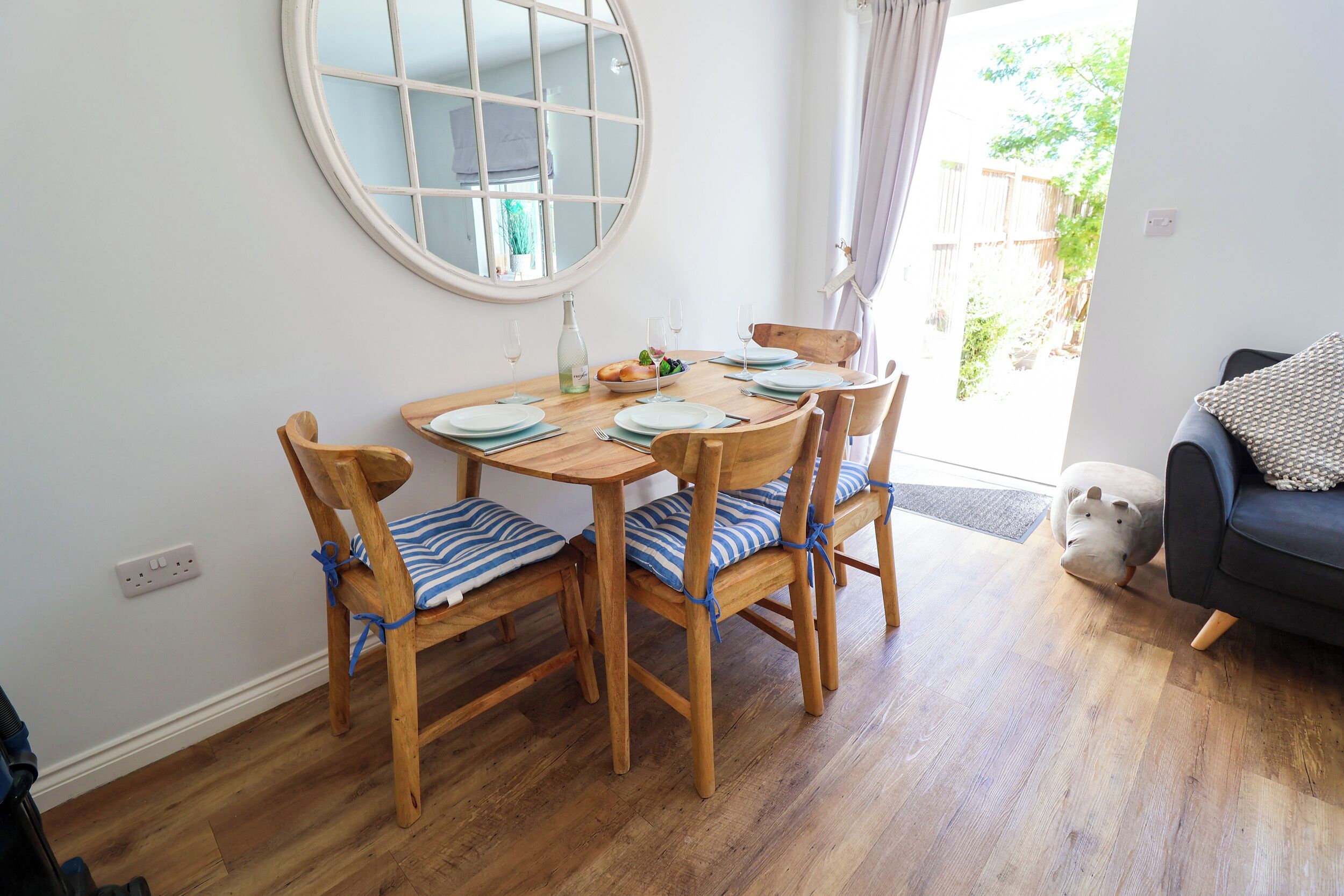 Cottage | Dining