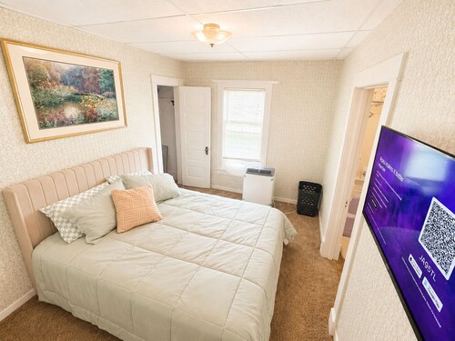 Cozy 2-bedroom house in New Rockford with AC - only 23 miles South Devils Lake!