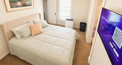Cozy 2-bedroom house in New Rockford with AC - only 23 miles South Devils Lake!