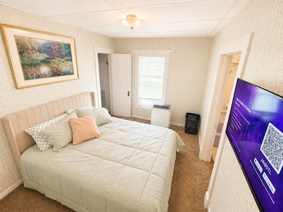 Cozy 2-bedroom house in New Rockford with AC - only 23 miles South Devils Lake!