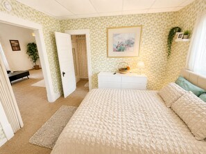 Internet, bed sheets - Cozy 2-bedroom house in New Rockford with AC - only 23 miles South Devils Lake! (New Rockford)