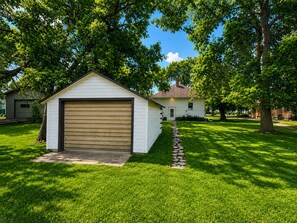 Exterior - Cozy 2-bedroom house in New Rockford with AC - only 23 miles South Devils Lake! (New Rockford)
