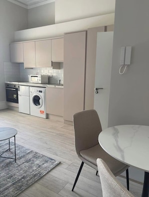 Dining - Cool Central Stay |Park
Views, Zoo & Shops Nearby (Dublin)