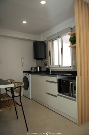 Private kitchen - URQUIZA PARK AREA: NEW AND BRIGHT 1-BEDROOM APARTMENT, PRIME LOCATION, STYLISH DESIGN DETAILS (Paraná)