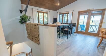 3-bedroom house on Chippewa River/Lake Holcombe perfect for relaxing getaways