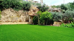 المنطقة المحيطة بالمنشأة