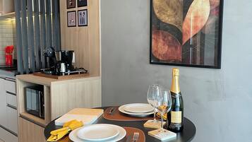 Superior Studio Suite | Dining