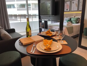 Family Twin Room, Lanai, Courtyard View | Laptop workspace, free WiFi - Estadia SP Butantã (São Paulo)