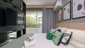 Espace de travail pour ordinateur portable, Wi-Fi gratuit, draps fournis