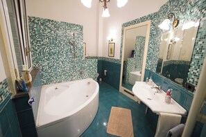 Deluxe Double or Twin Room | Bilik Mandi | Sabun, syampu, tisu tandas 