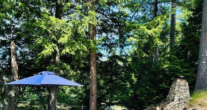 The Point - A tranquil Lakefront 2-bedroom cottage-style home on Sabbathday Lake