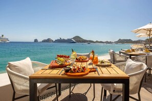 Outdoor dining - Villa Del Palmar Beach Resort - Cabo! Choice of studio or 1 bedroom! (Cabo San Lucas)