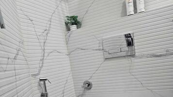 Family Double Room | Bathroom