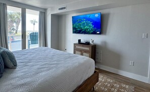 1 bedroom, desk, free WiFi, bed sheets - Sabine 1E Couples Getaway Freshly Remodeled- Brand New Everything! (Pensacola Beach)